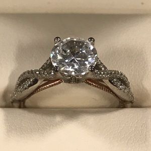 Round Cut 2CT White Sapphire Ring - best offer!!!